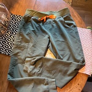 Figs scrub set Moss green